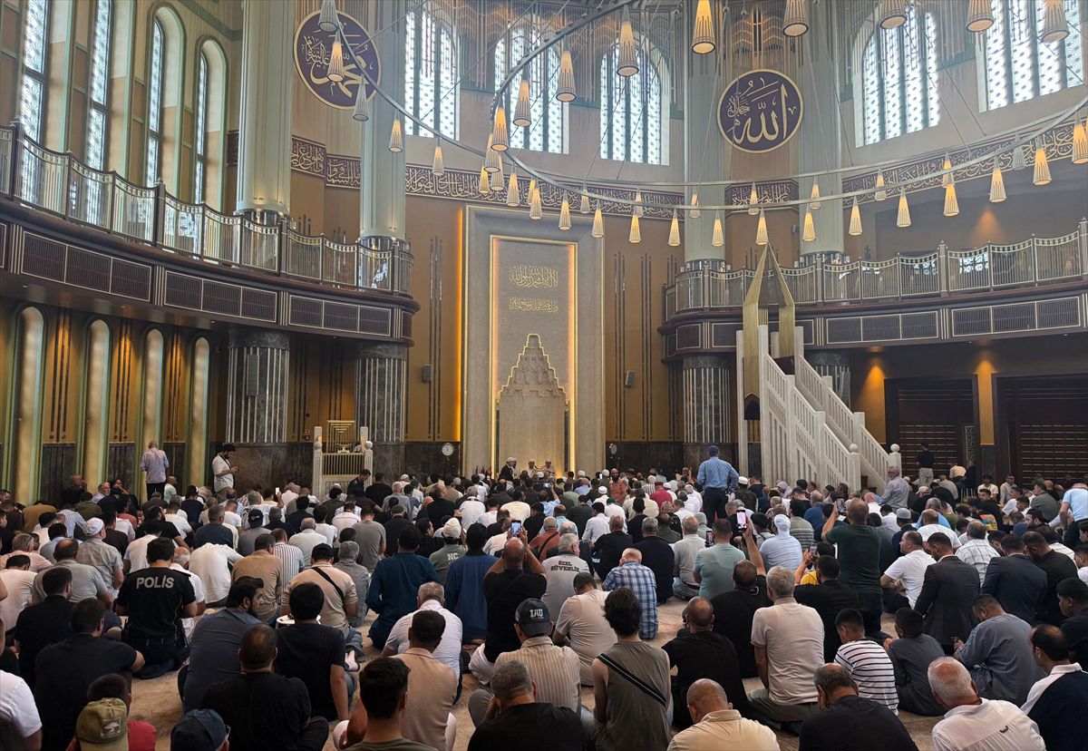 Taksim Camisi'nde Şehitler İçin Hatim ve Mevlit