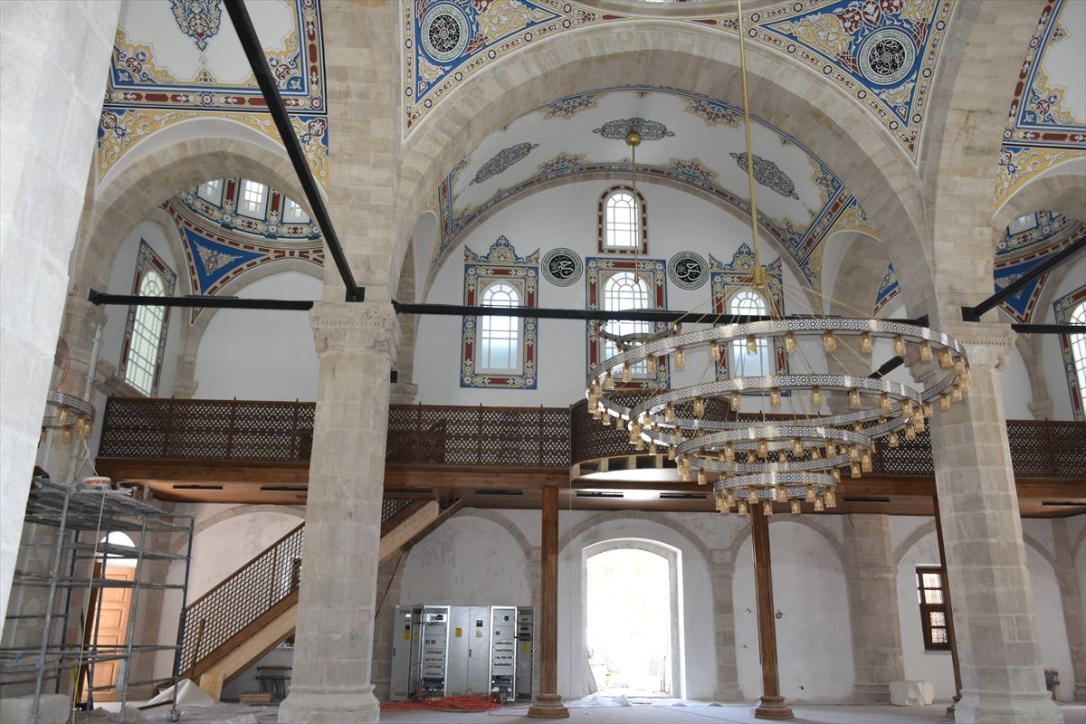 Tarihi Hacı Yusuf Taş Camisi Yeniden Ayağa Kalkıyor