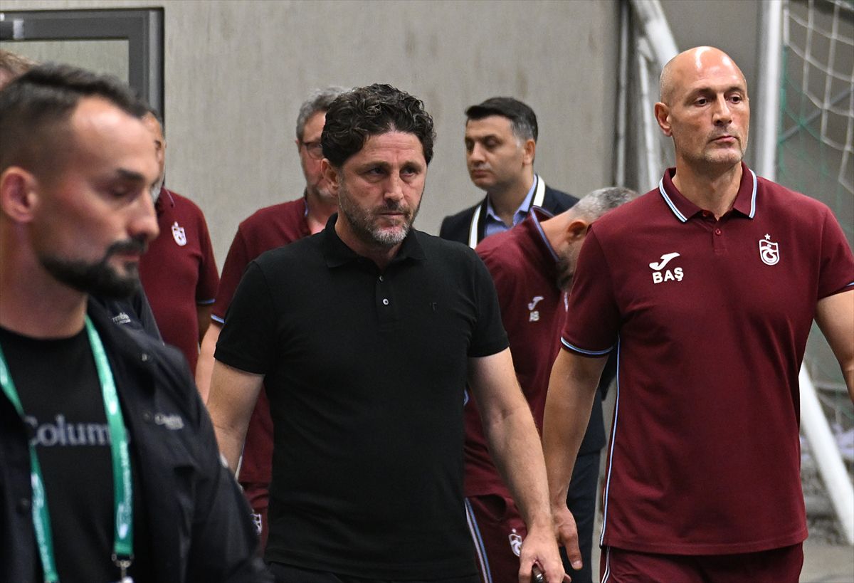 Fatih Tekke İstifa Sonrası Takım Otobüsüyle Ayrıldı