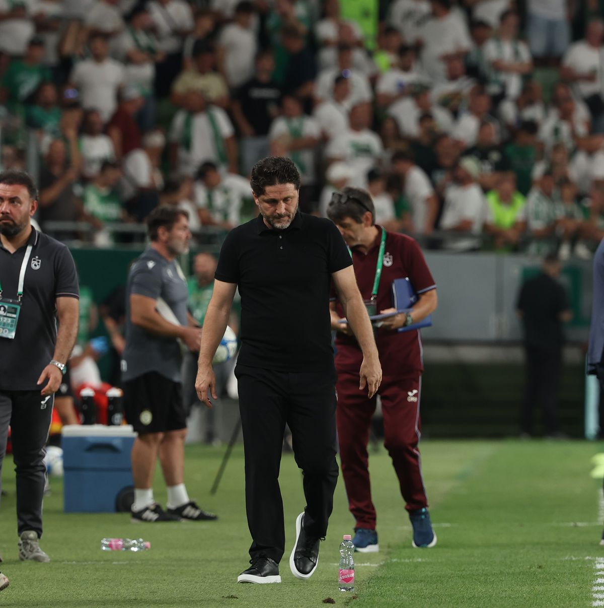 Trabzonspor'da Fatih Tekke istifa kararından döndü: Görevine devam ediyor