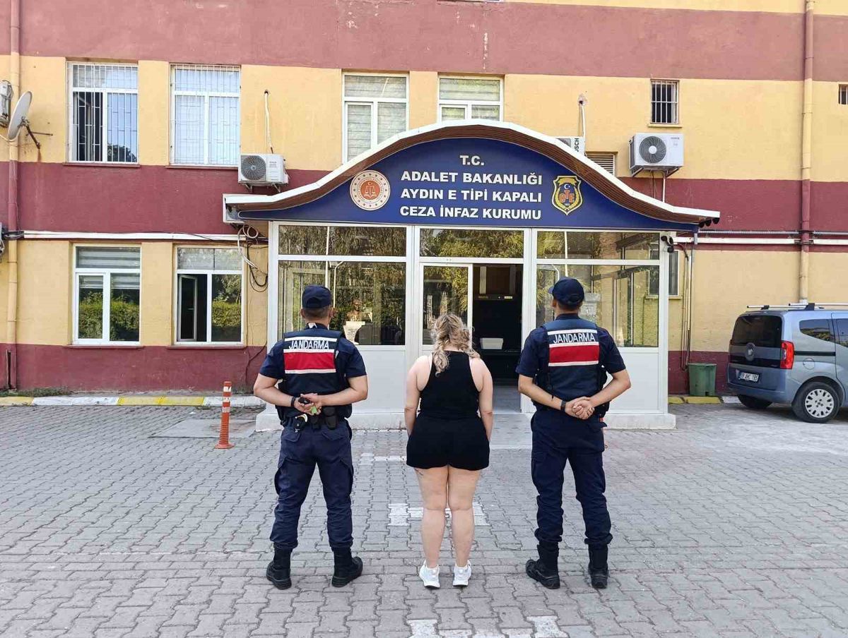 Kuşadası'nda Uyuşturucu Suçundan Aranan Kadın Yakalandı
