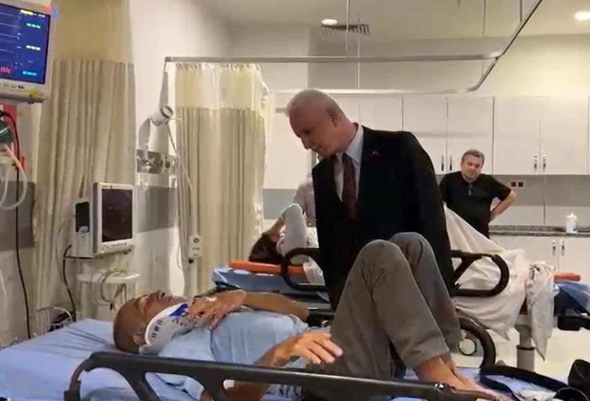 Vali Gül, İETT kazasında yaralananları hastanede ziyaret etti
