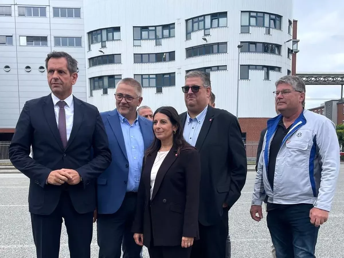 Volkswagen'de tarihi yeniden yapılandırma krizi: Yönetim, işçiler ve eyalet karşı karşıya