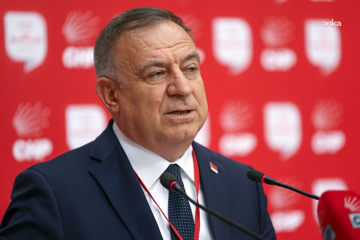 Zeybek: Daha basılmamış kitaptan bu kadar çekinilir mi?