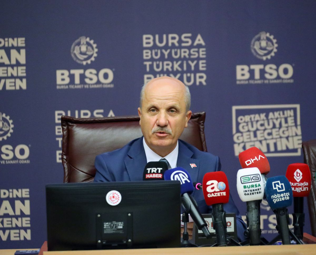 YÖK'ten Yeni Mesleki Eğitim Modeli: Öğrenciler İşletmelerde Eğitim Alacak