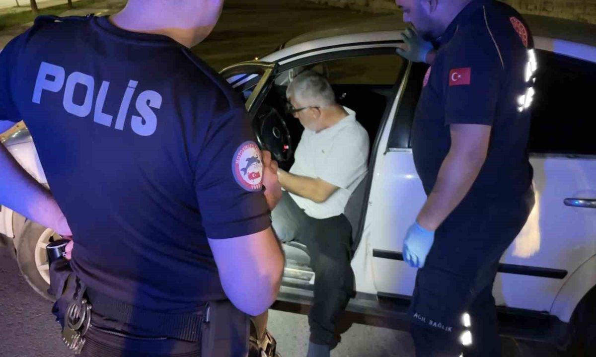 Aksaray'da Sürücü Yol Ortasında Sızıp Kaldı! Alkollü Olduğu Belirlendi
