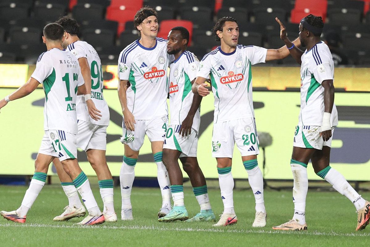 4 şutta 2 gol! Rizespor'dan Gaziantep'te kritik galibiyet