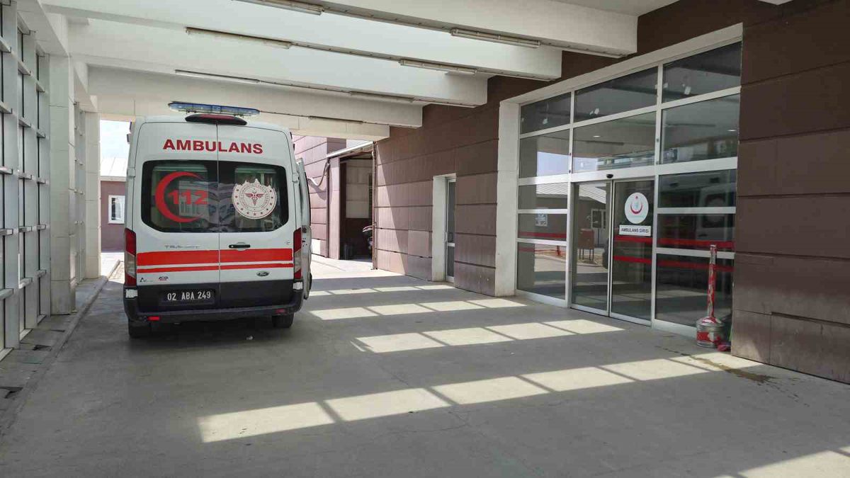 Adıyaman'da tütün işçileri minibüsü devrildi: 13 yaralı