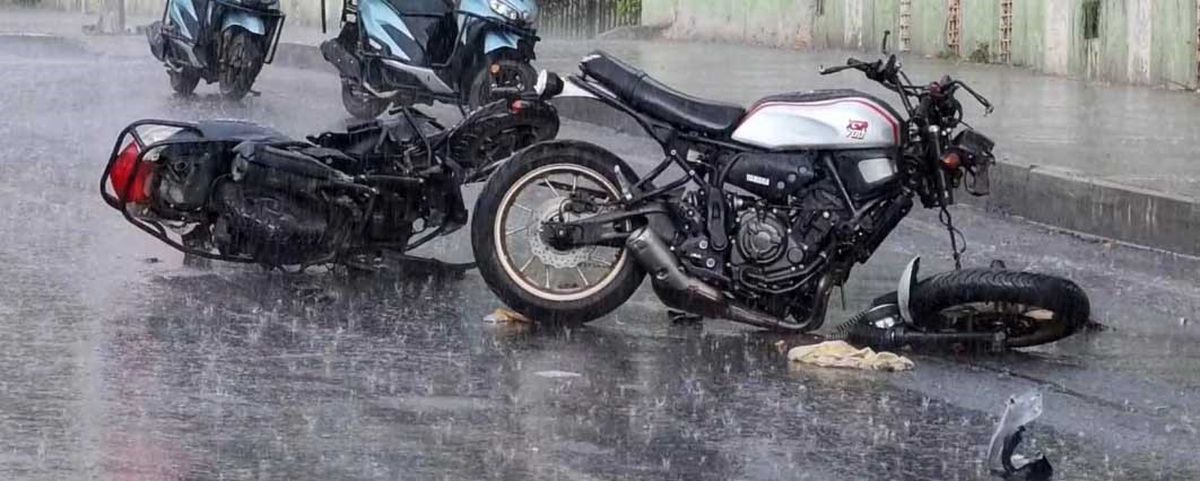 Esenkent-Bahçeşehir yolunda motosiklet kazası: 1 ölü, 1 ağır yaralı
