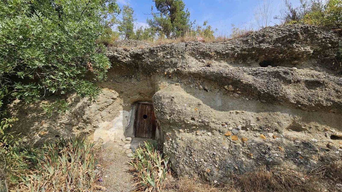 Sinop'ta Kaya Altında Doğal Türbe
