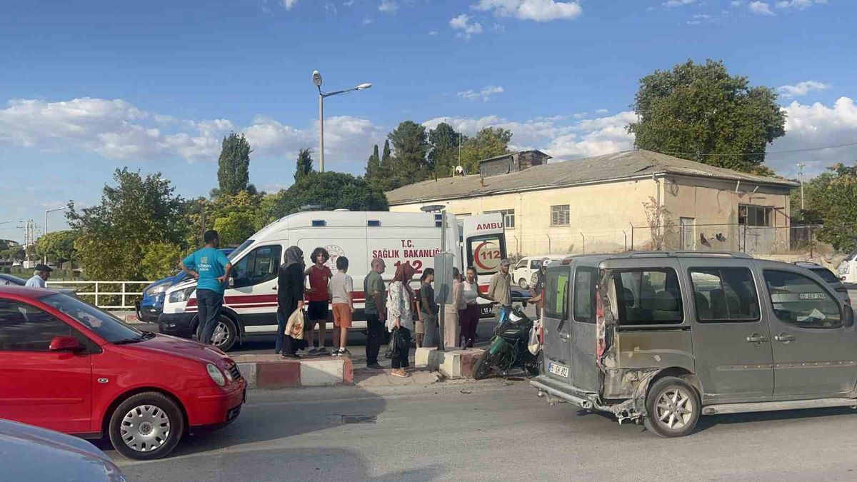 Burdur'da Otomobil-Motosiklet Çarpışması: 1 Yaralı