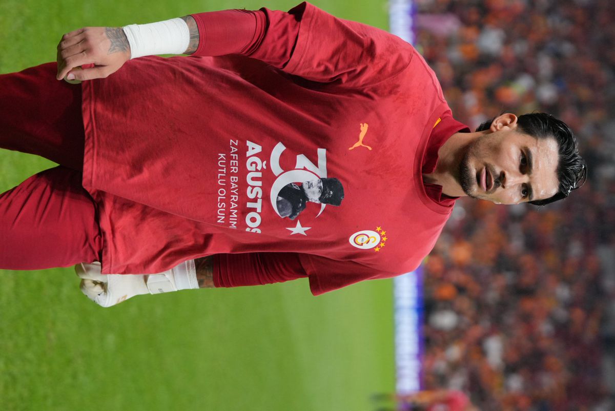 Galatasaray-Göztepe: Jankat Yılmaz kalede, Batrakov yedek