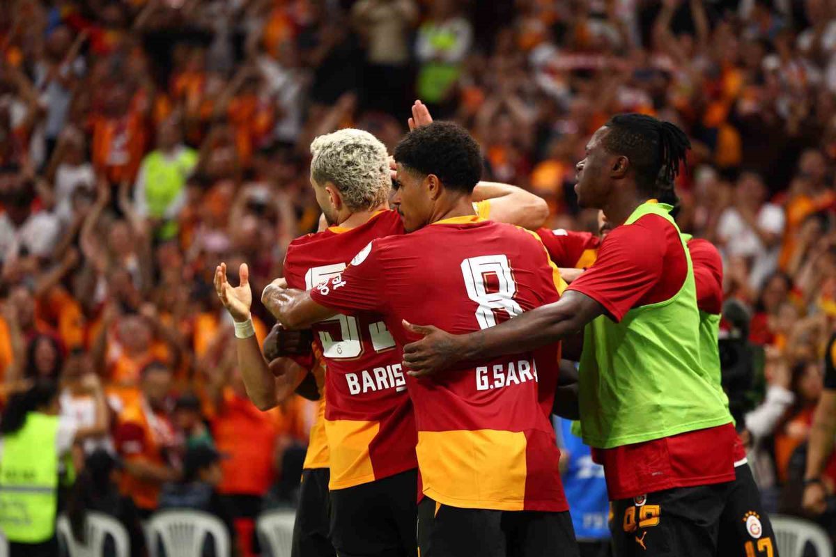 Galatasaray Göztepe'yi 3-2 yendi, liderliğe yükseldi