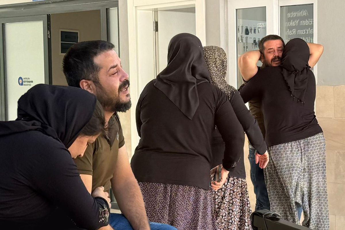 Ölümüne sebep olduğu bebeğinin cenazesini gözyaşları içinde teslim aldı