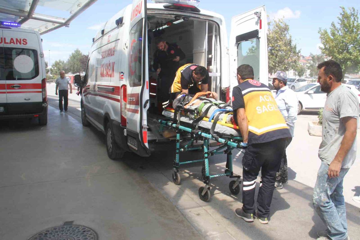 Beyşehir'de İşçi İskeleden Düştü