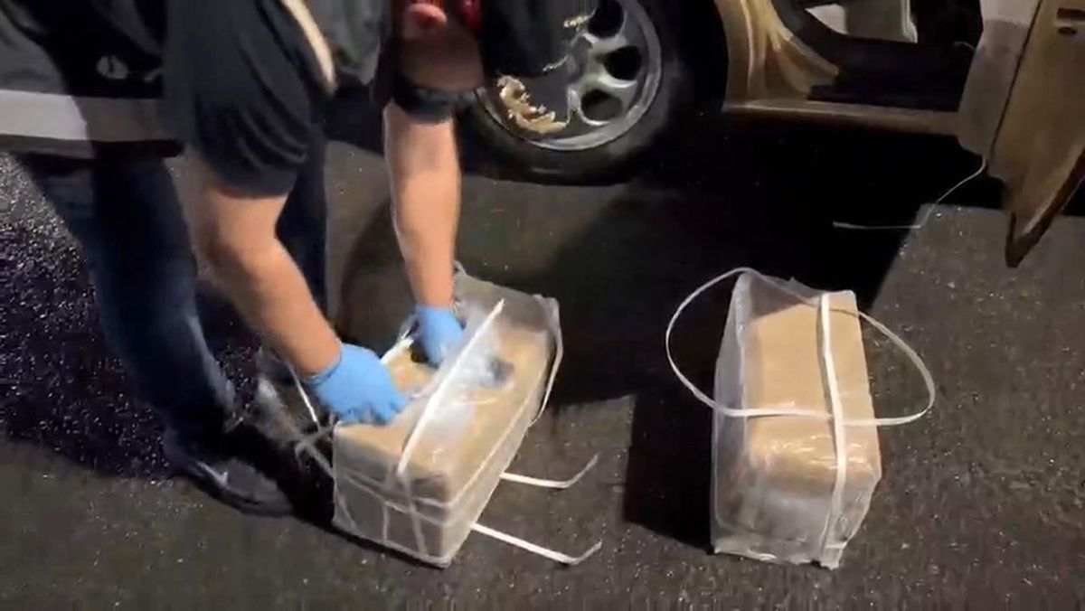 İstanbul'da Silah Operasyonu: 120 Tabanca Ele Geçirildi