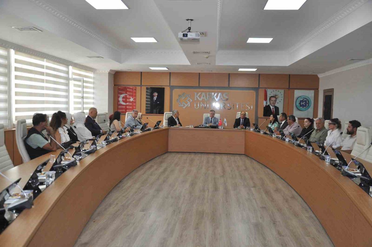 Kafkas Üniversitesi ve Türkiye Beyazay Derneği'nden 'Engelsiz Üniversite' İş Birliği