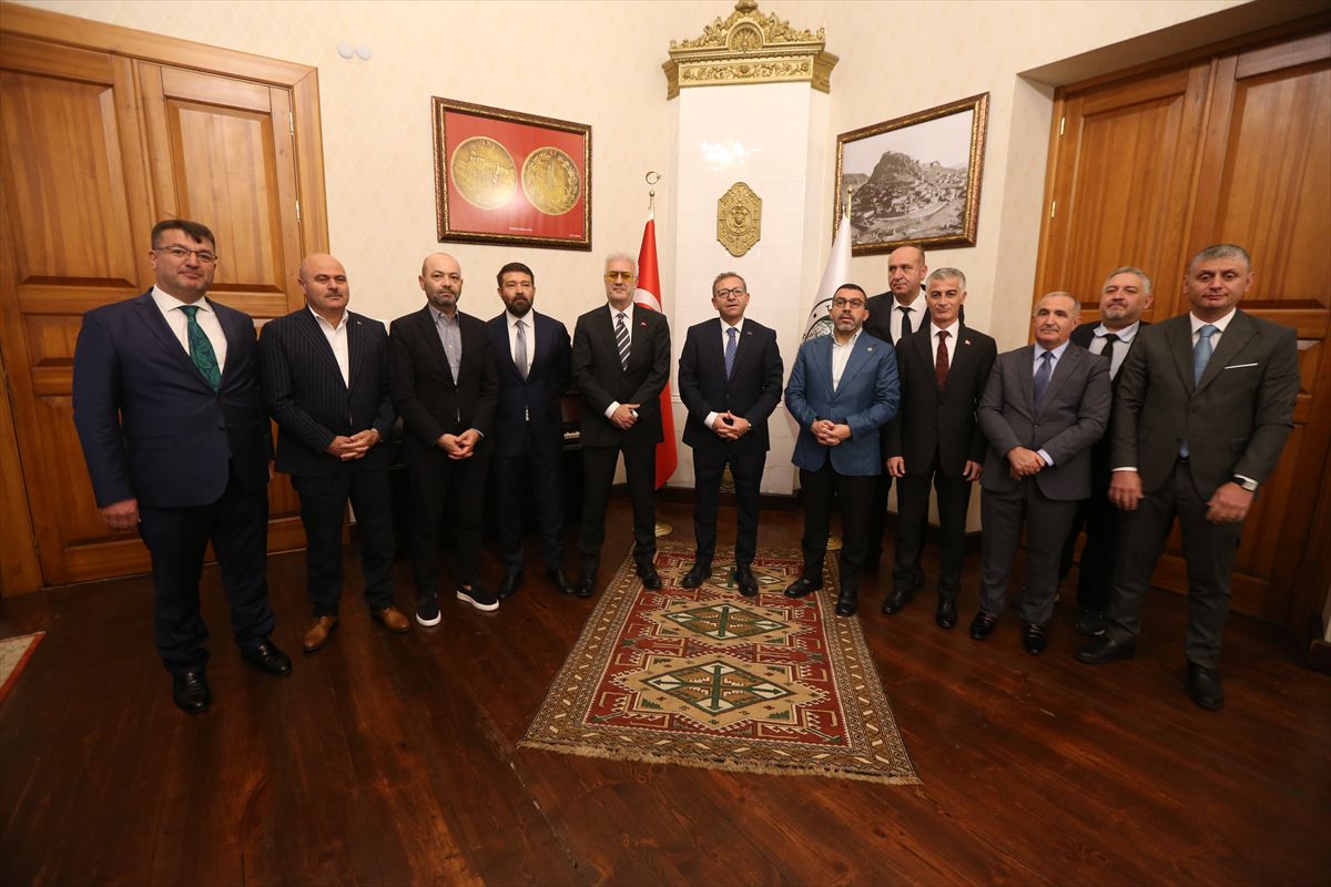 Kars'a Devlet Tiyatrosu Müjdesi
