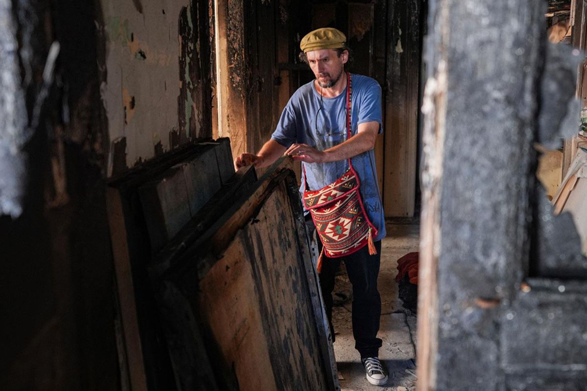 Kasımpaşa'dan maç sırasında evi yanan ressama destek