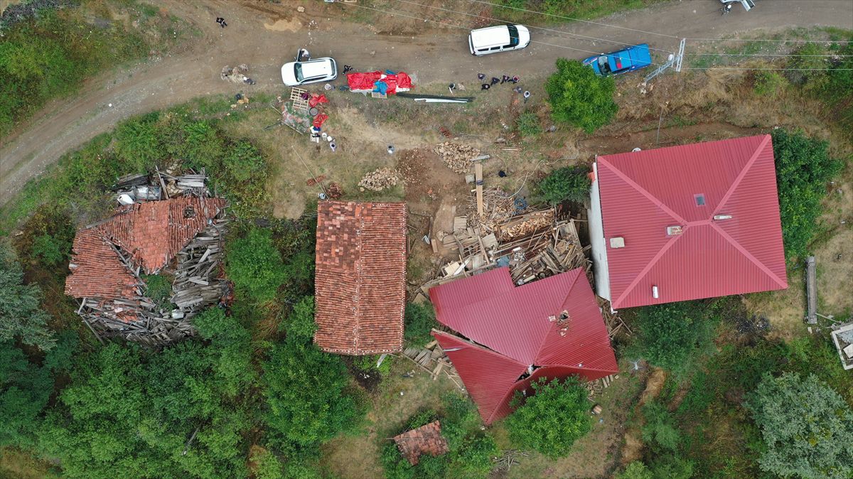 Taşköprü'de Tadilat Sırasında Ev Çöktü: 5 Yaralı