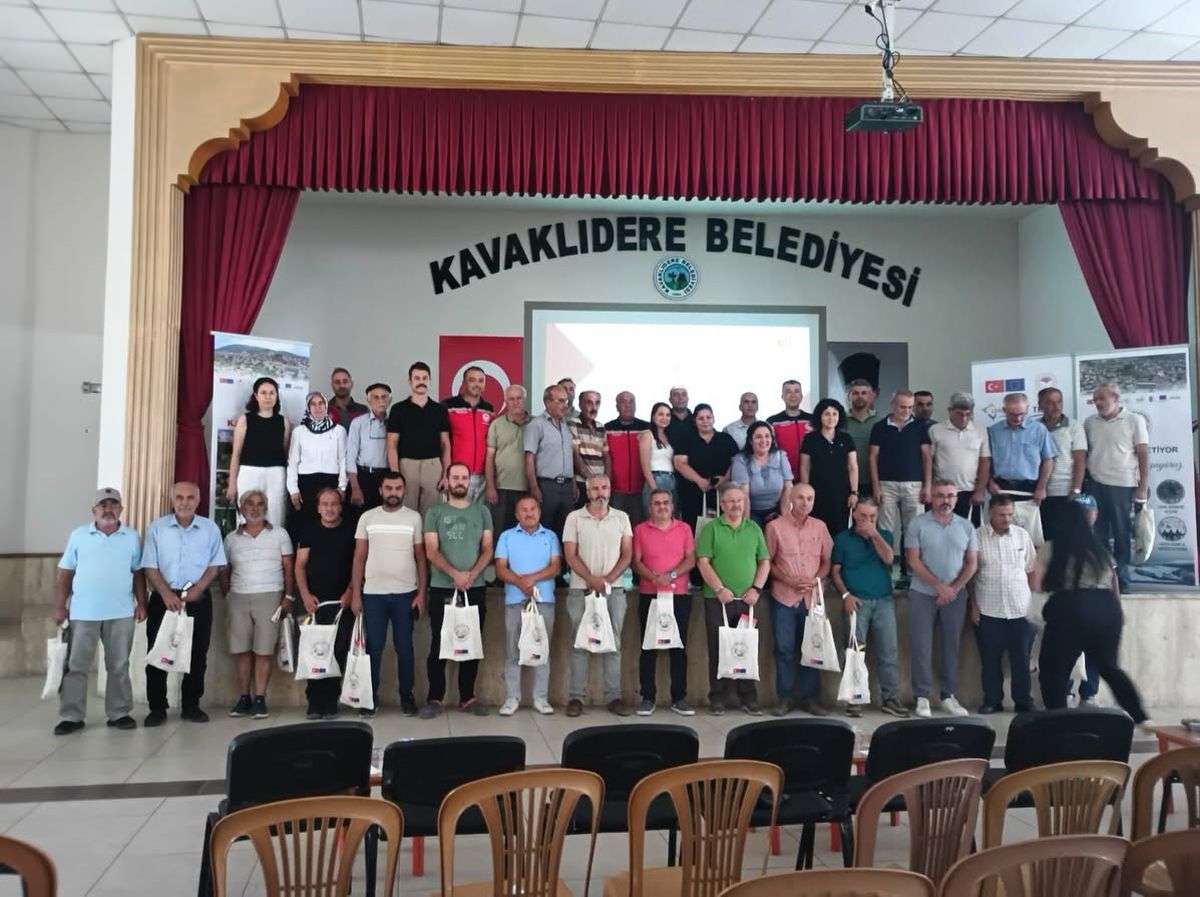 Kavaklıdere'de ceviz üreticilerine yetiştiricilik eğitimi