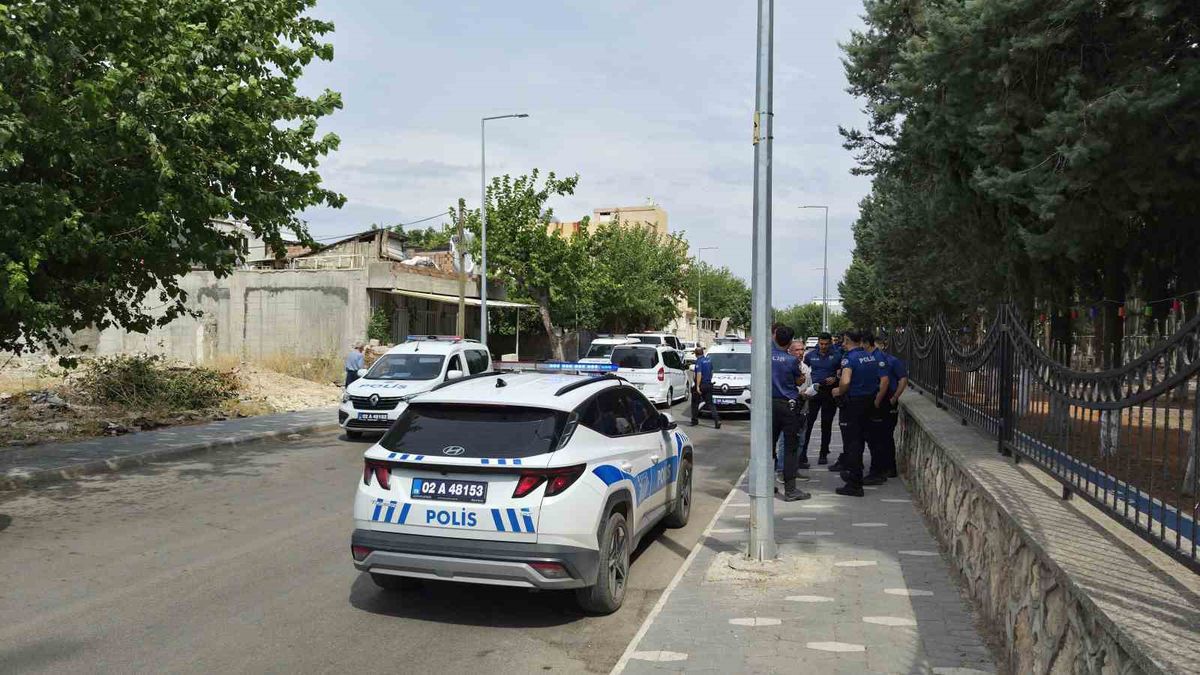 Adıyaman'da Kayıp Şahıs Bulundu, Ailesine Bıçak Çekti