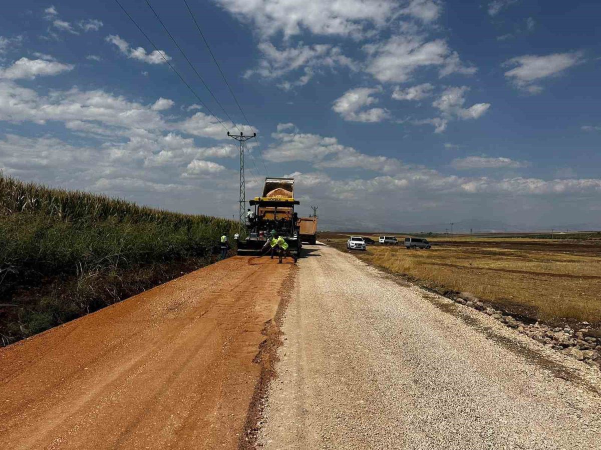 Adıyaman'da Sıcak Asfalt Çalışmaları Yerinde İncelendi