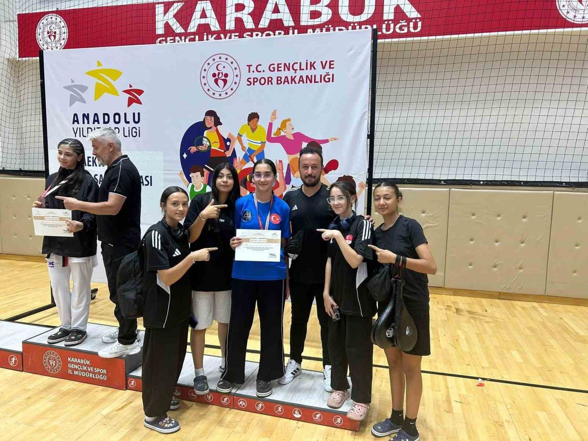 Kayserili tekvandoculardan Karabük'te madalya sevinci
