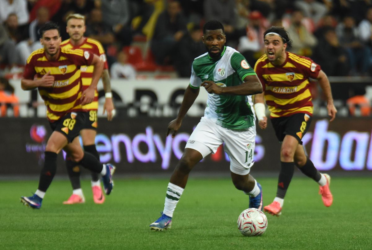 Bursaspor, Kayserispor'u 2-1 Devirdi: Zirveye Ortak Oldu