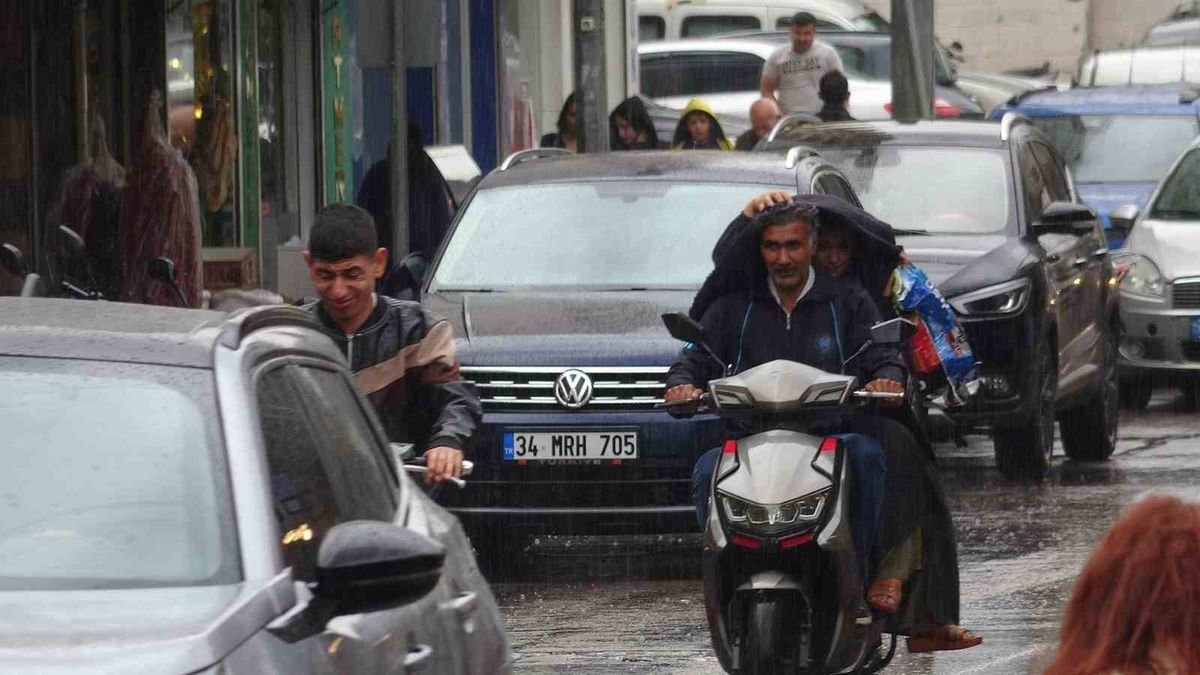 Kilis'te Sağanak ve Sis Görüş Mesafesini Düşürdü