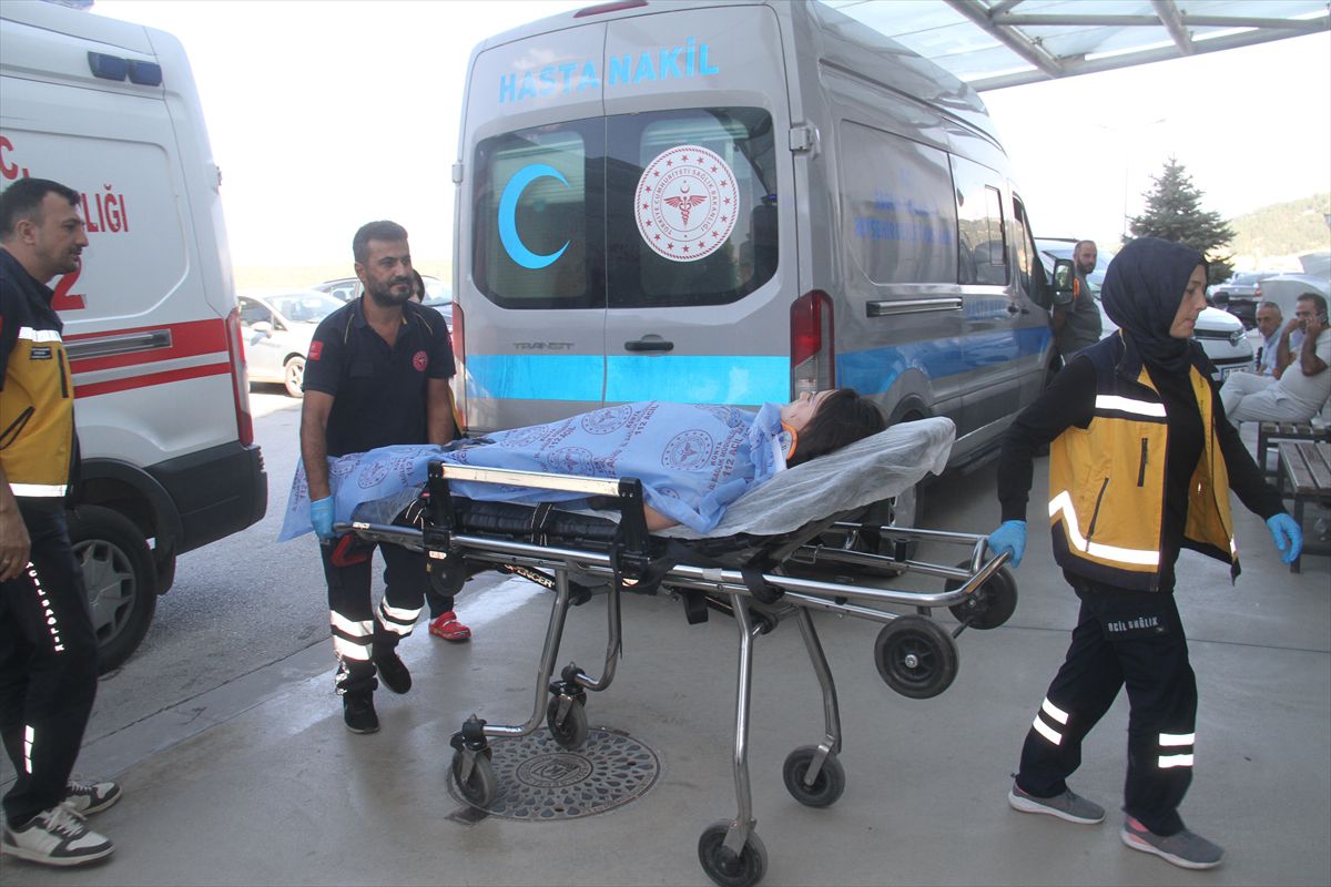Konya'da Otomobil Devrildi: 4 Yaralı