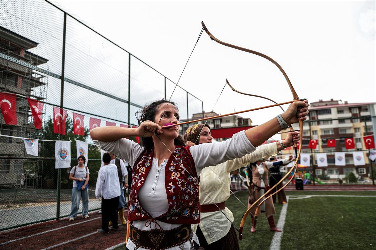 Darende'de 73. Festival: Güreş, Okçuluk ve Yemek Yarışları