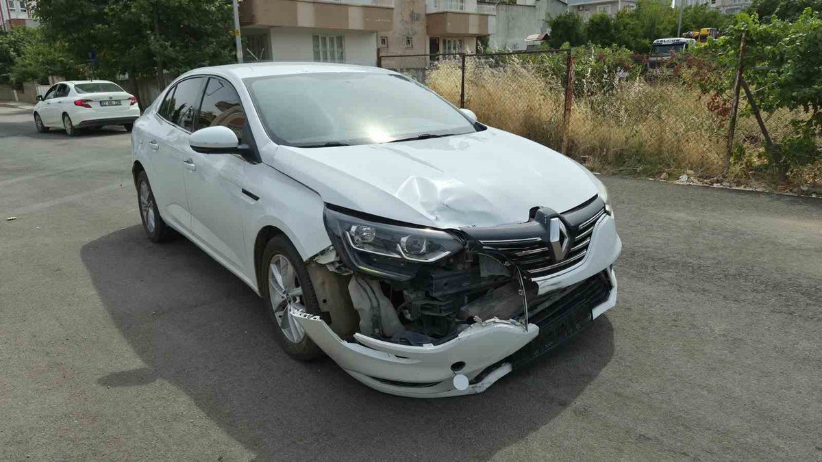 Adıyaman'da Motosiklet ile Otomobil Çarpıştı: 2 Yaralı
