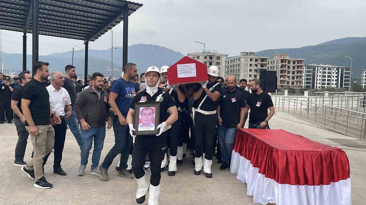 Osmaniye'de Polis Memuru Şemsettin Kalkan Son Yolculuğuna Uğurlandı