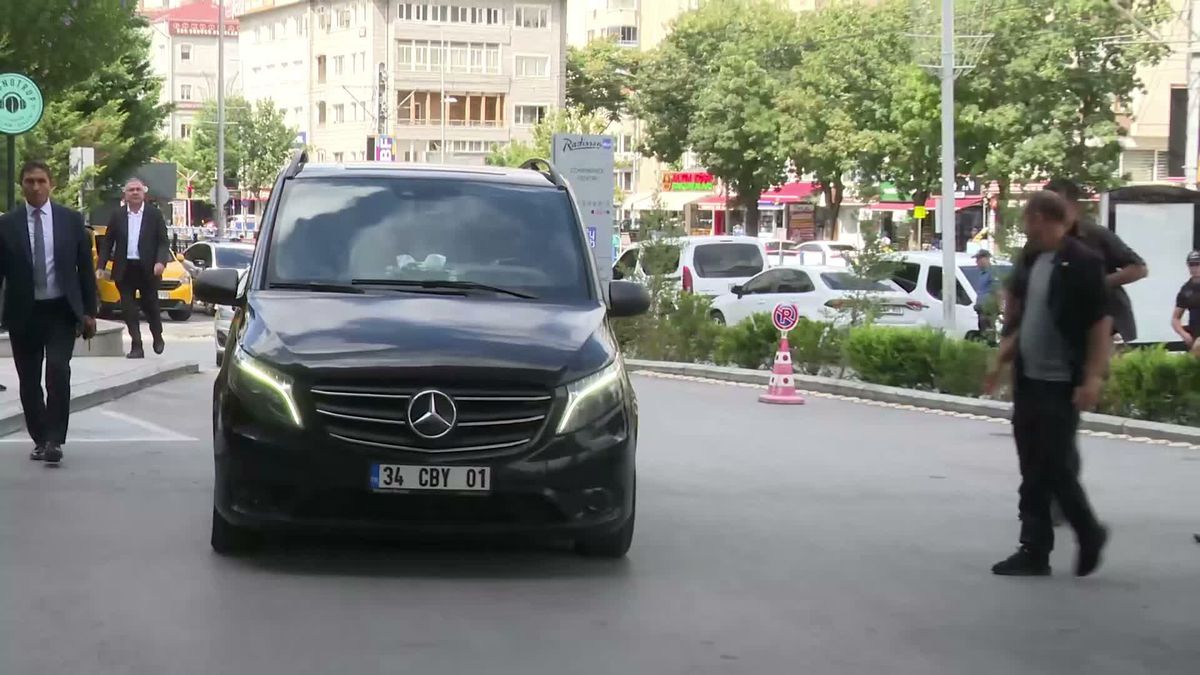 Özgür Özel Kayseri'de iş insanları ve KOBİ temsilcileriyle buluştu