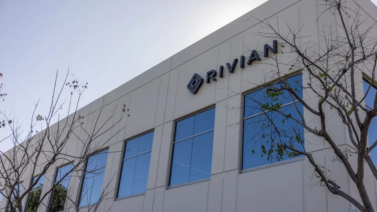 Rivian CFO'su Claire McDonough Ekim Ayında Görevinden Ayrılıyor