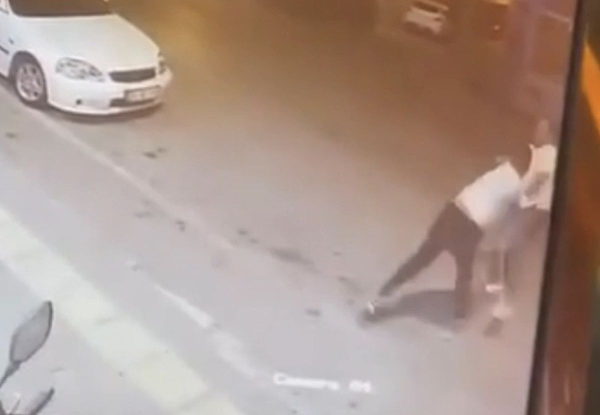 Bursa'da Yumruklu Kavga Kamerada