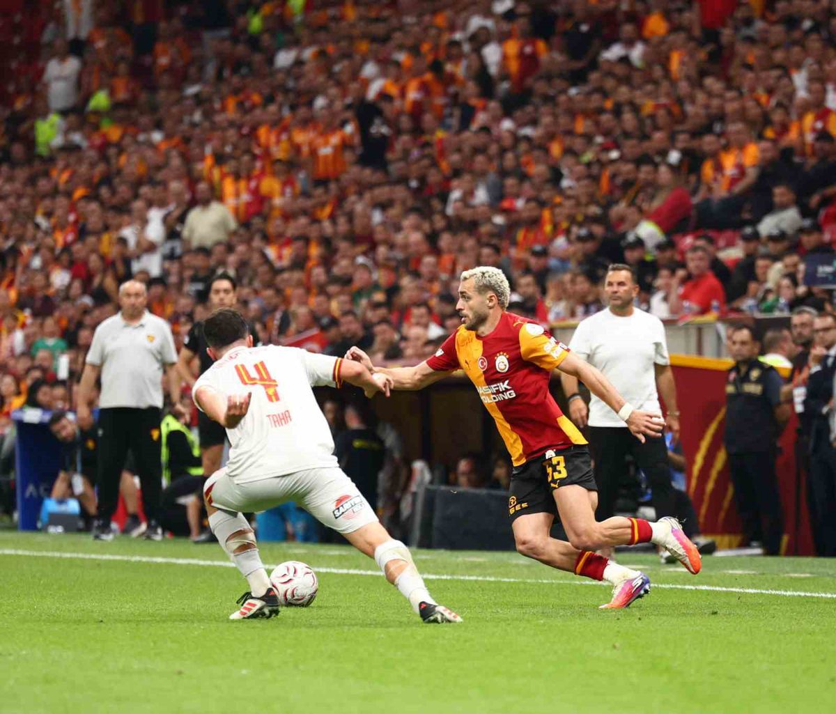 Galatasaray, Göztepe'yi 3-2 Mağlup Etti