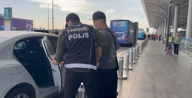 tutuklanan tolga akis hem kend 20188547 8558 1 m