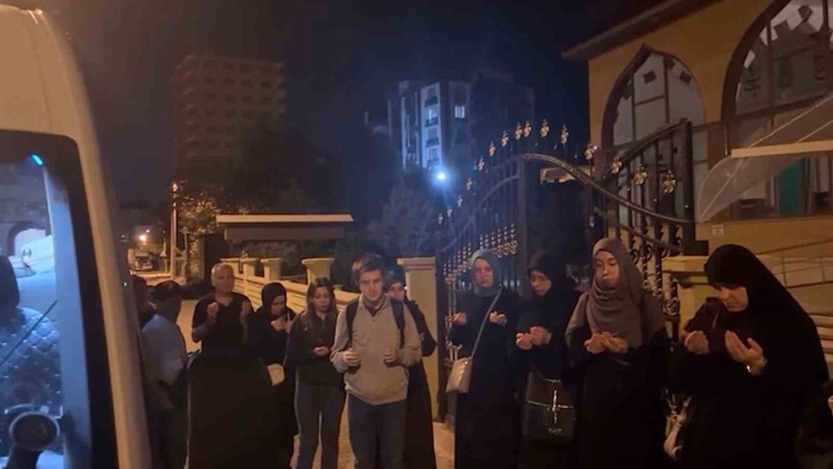 Niğdeli Öğrenciler Umre Ödüllü Bilgi Yarışması'nda Kutsal Topraklara Uğurlandı