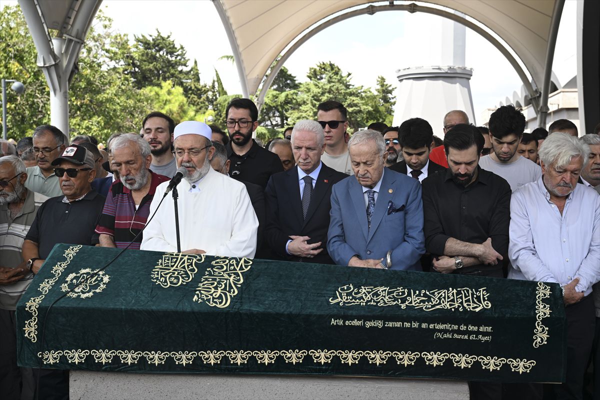 Yazar Ali Haydar Haksal Son Yolculuğuna Uğurlandı