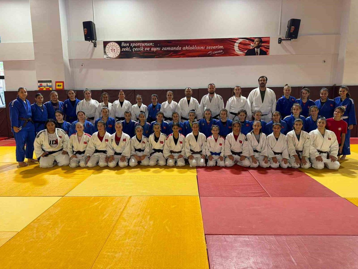 Yıldız Kadın Judo Milli Takımı Salihli'de Kampa Girdi