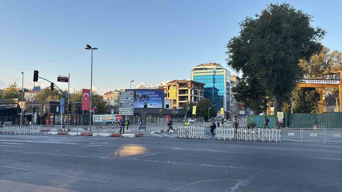 30 Ağustos Kutlamalarında Vatan Caddesi Trafiğe Kapatıldı