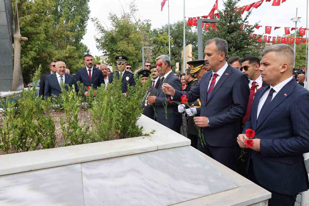 Ağrı'da 30 Ağustos Zafer Bayramı Coşkuyla Kutlandı