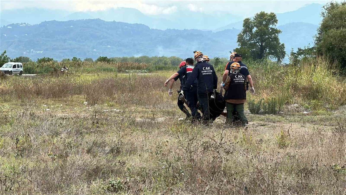 Sakarya'da Nehirden Ceset Çıkarıldı