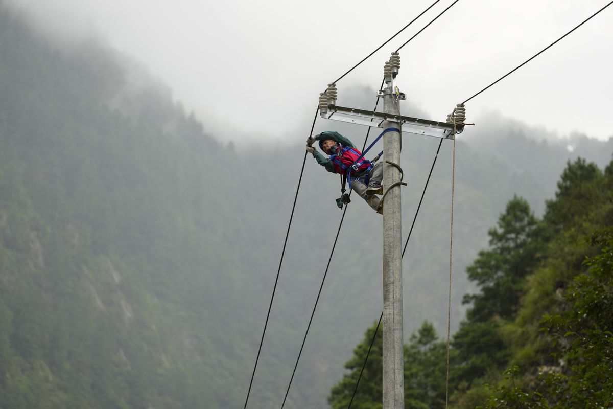 Gyirong'ta Heyelan Sonrası Acil Trafo Kuruldu