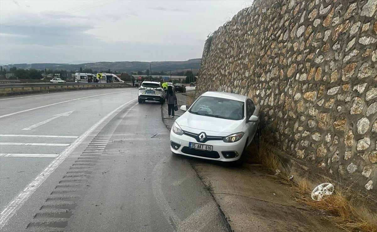 Amasya'da otomobil duvara çarptı: 6 yaralı
