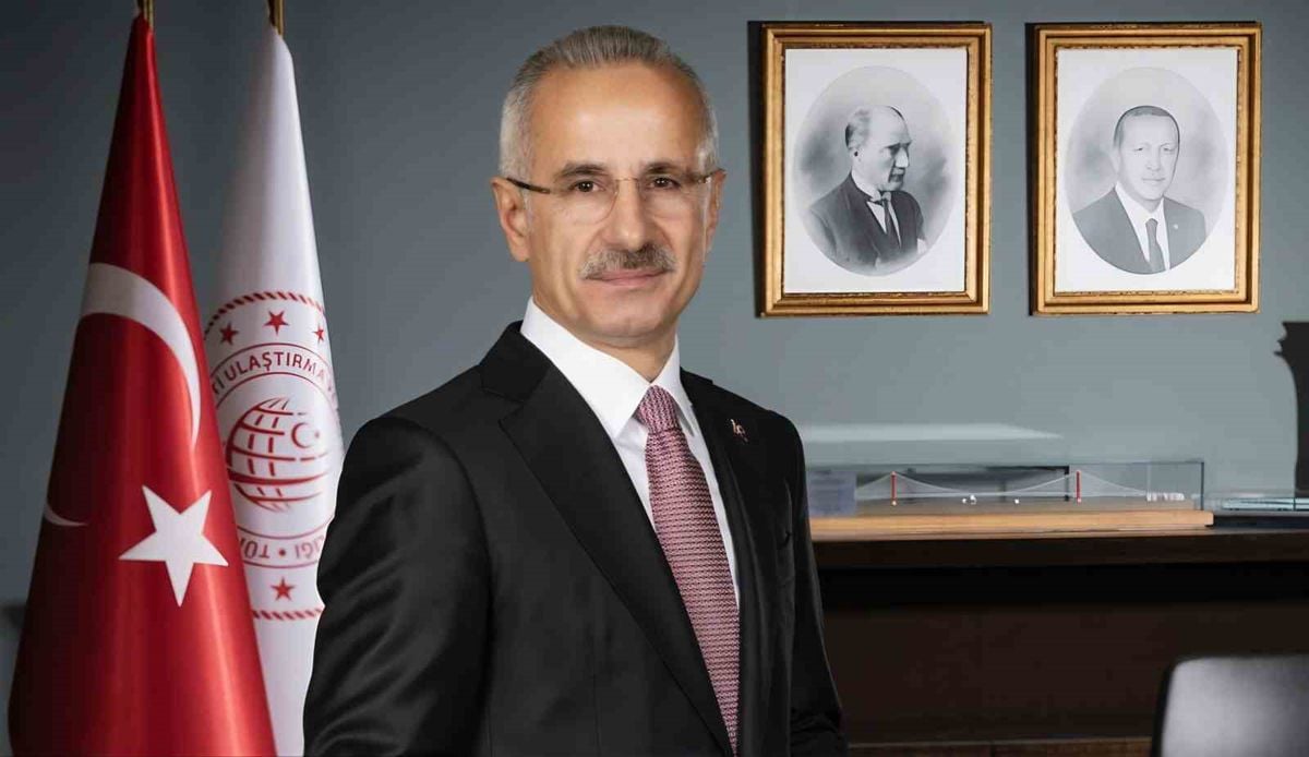 Bakan Uraloğlu: 30 Ağustos, Cumhuriyetimizin temellerinin atıldığı zemini hazırlamıştır