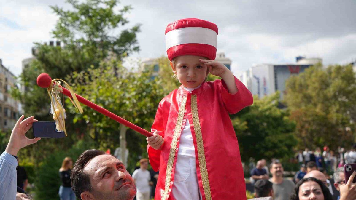 Ankara'da Zafer Bayramı'nın 104. Yılı Coşkuyla Kutlandı