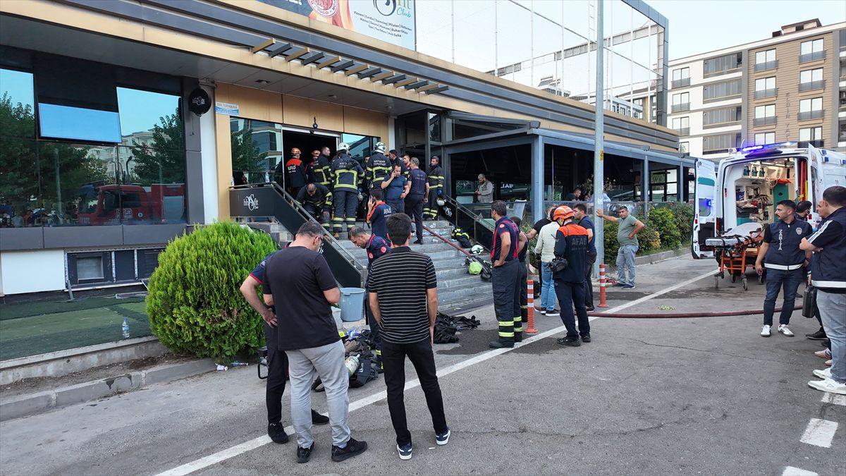 Batman'da spor salonunda yangın: 2 ölü, 10 yaralı